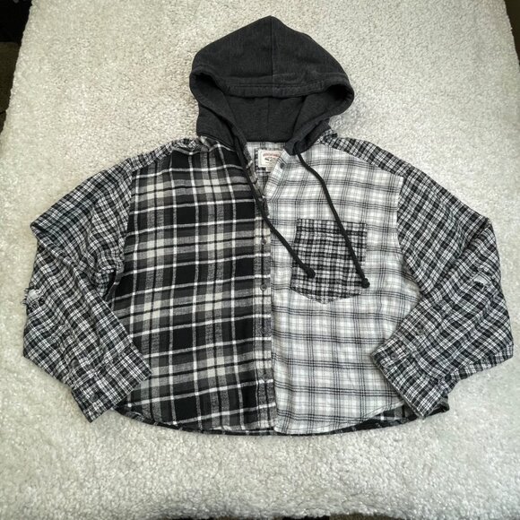 American Eagle Cozy Cabin Crop Hoodie Flannel Shirt Black Gray Plaid - Picture 2 of 10